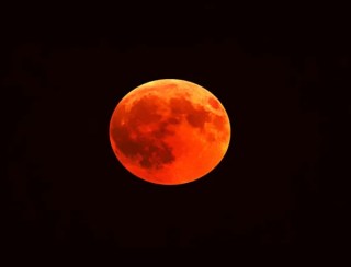 Eclipse lunar: 'Lua de Sangue' será vista na noite desta quinta-feira (13) 