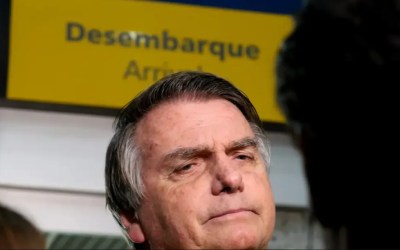 Temendo fuga de Bolsonaro, Moraes nega liberação de passaporte 