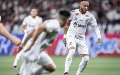 Neymar perde primeiro clássico no retorno ao Brasil e Yuri Alberto brilha